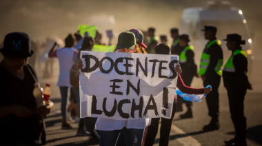 Senadores reflotan el proyecto de educación como "servicio esencial" para evitar paros
