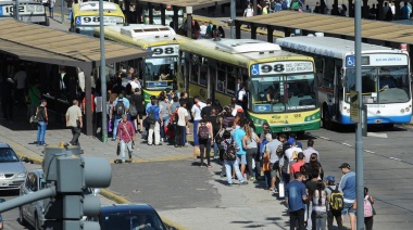 La UTA y las empresas acordaron piso salarial de $1 millón para los choferes