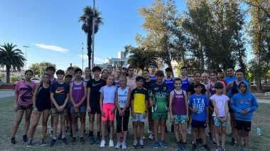 La asistencia de una treintena de niños ratifica el éxito de la Escuela de Mini Atletismo