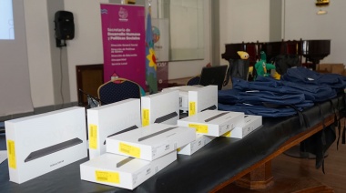 Se entregaron kits a las ocho operadoras familiares que trabajarán en el Barrio Terminal