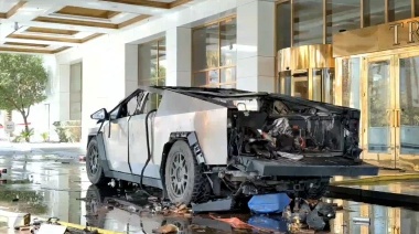 Un auto de Tesla explotó frente a un hotel de Trump y dejó un muerto y siete heridos