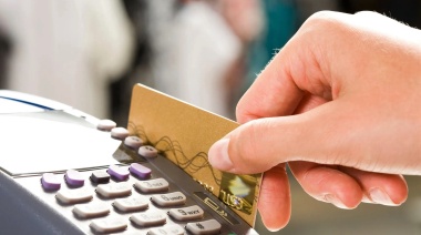 Para fomentar el consumo, subieron el límite de compra con tarjetas de crédito