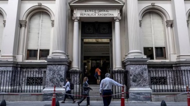 Con respaldo del FMI y de Estados Unidos, arranca este lunes un nuevo esquema para el dólar