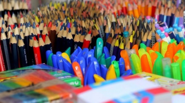 Con los precios disparados, el Gobierno aumentó la ayuda escolar a 70 mil pesos