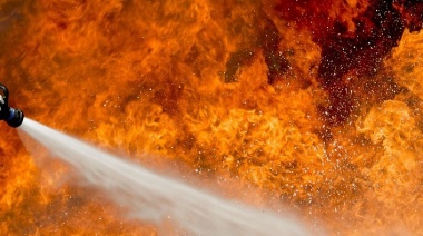 Se incendió un auto en Claraz y quedó totalmente destruido