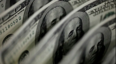 En la última semana del año, el dólar blue llegó a los 346 pesos