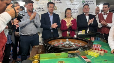 El Intendente encabezó el lanzamiento de la primera bola de la temporada