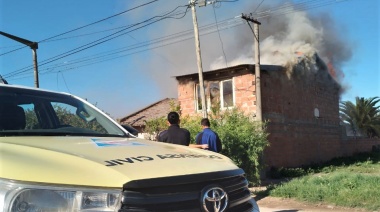 Incendio feroz en una vivienda lindera al Barrio Aguas Corrientes