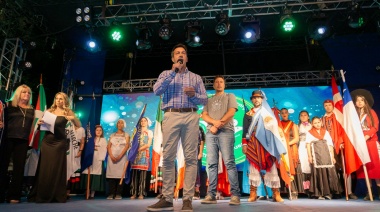Invitando al turismo a disfrutar de Necochea, Rojas inauguró la Feria de Colectividades
