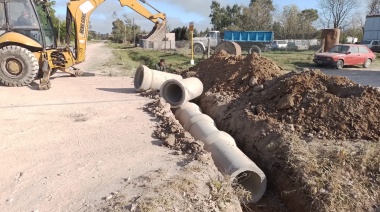 Con más de 100 caños de hormigón, el pluvial en Claraz marcha a paso firme