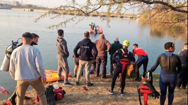 El bote se dio vuelta y un hombre que navegaba con su hija de 9 años murió ahogado
