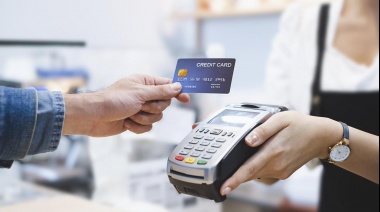 Los pagos con terminales deberán realizarse sin que el cliente pierda de vista sus tarjetas