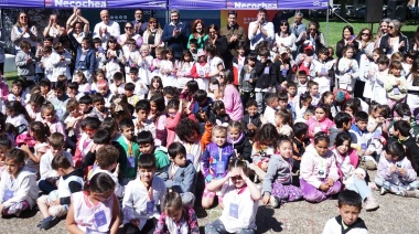 Alumnos de escuelas primarias recibieron sus certificados de Buenos Anfitriones