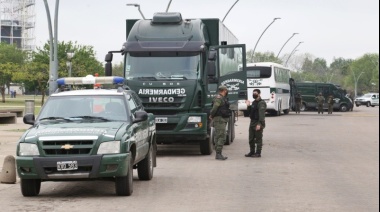 Con aplausos de los vecinos, arrancó el despliegue de las fuerzas federales en Rosario
