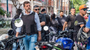 Denuncian a funcionario por perseguir armado a un adolescente: "Son ellos o nosotros"