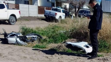 Un menor fue hospitalizado tras chocar contra un camión en una moto robada