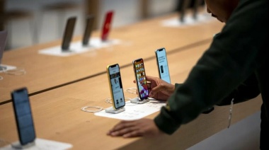 Massa lanzó programa para comprar celulares a precios congelados y en 10 cuotas