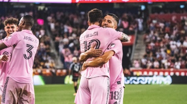 Media hora alcanzó para otra obra de arte de Messi en su primera victoria en la MLS