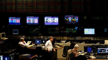 El Mercado Abierto pacta operaciones con un dólar oficial a $500 para el próximo lunes