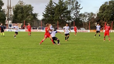 Mataderos se quedó con el clásico y lidera su zona en el Prefederal