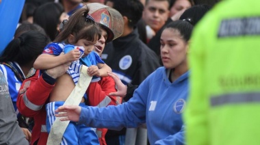 Debieron evacuar niños de la cancha por las balas de goma y los gases lacrimógenos