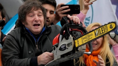 Milei podría suspender la pauta oficial en los medios por un año