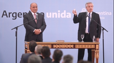 El Presidente le tomo jura a los nuevos ministros