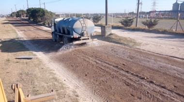 Se redoblan las tareas de riego y mantenimiento de calles por las altas temperaturas