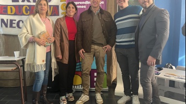 En una multitudinaria jornada estudiantil, el Intendente visitó la Expo Educativa