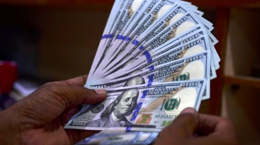 El dólar blue aceleró el retroceso y cerró en el mínimo de los últimos tres meses