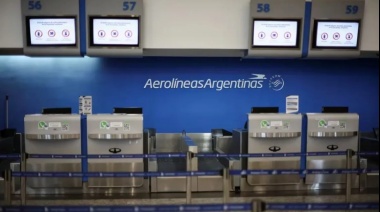 El Gobierno exigió a los gremios que presenten una propuesta o cierra Aerolíneas Argentinas