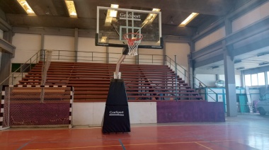Se instalaron nuevas jirafas de básquet en el Polideportivo Municipal