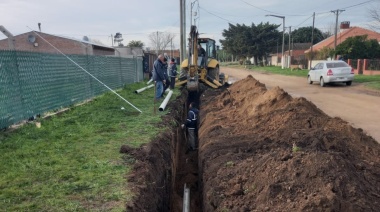 Ejecutan un nuevo tramo de ampliación cloacal por convenio entre la comuna y los vecinos
