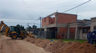 El Emsur amplía las redes de agua y cloacas en convenio con frentistas