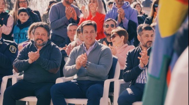 Un emotivo y multitudinario desfile empezó a cerrar los festejos en Quequén