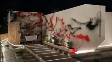 Lionel Messi le exige 50.000 euros a los ambientalistas que vandalizaron su casa en Ibiza