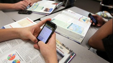Quieren "prohibir" el uso de celulares en las escuelas primarias de Mar del Plata