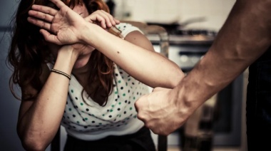 Un hombre golpeó a su pareja con una llave y amenazó con matarla