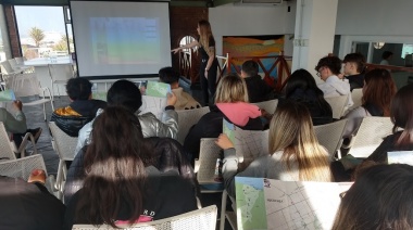 Continúan capacitando a estudiantes secundarios con orientación en Turismo
