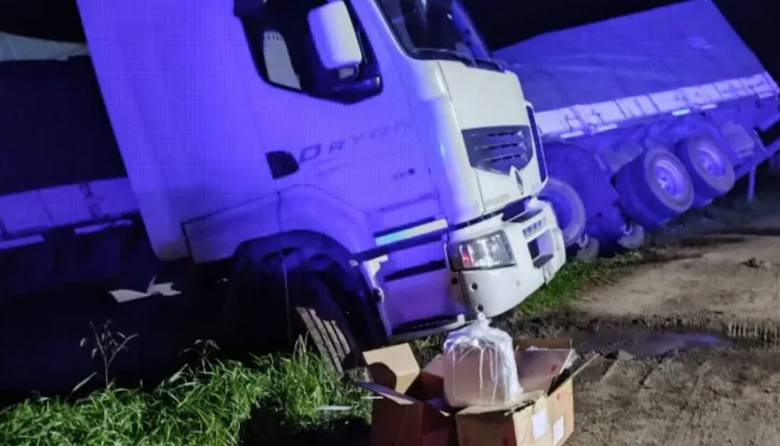 Accidente de un camionero necochense en Santa Fe: hallaron medicamentos y un polvo sospechoso, pero descartaron drogas