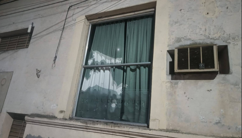 Destrozos en Lobería: atacaron edificios públicos tras el secuestro de una moto