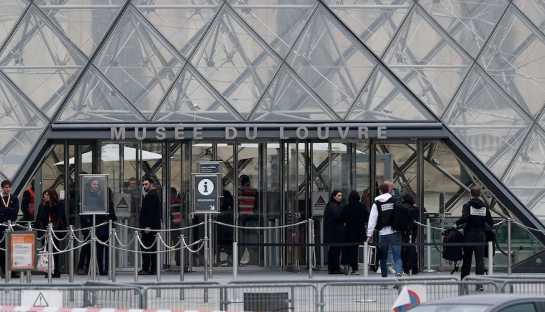 Millonario robo en el Louvre: se llevaron nueve joyas de Napoleón y la emperatriz Eugenia