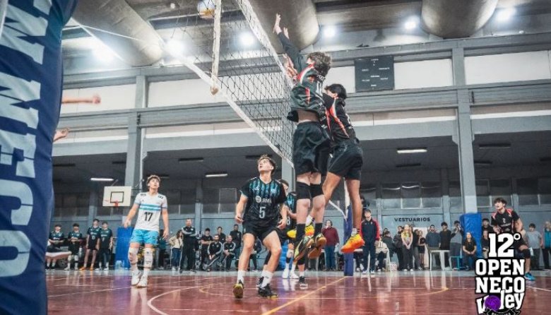 El Polideportivo Municipal fue sede para el espectáculo inaugural del Open Neco