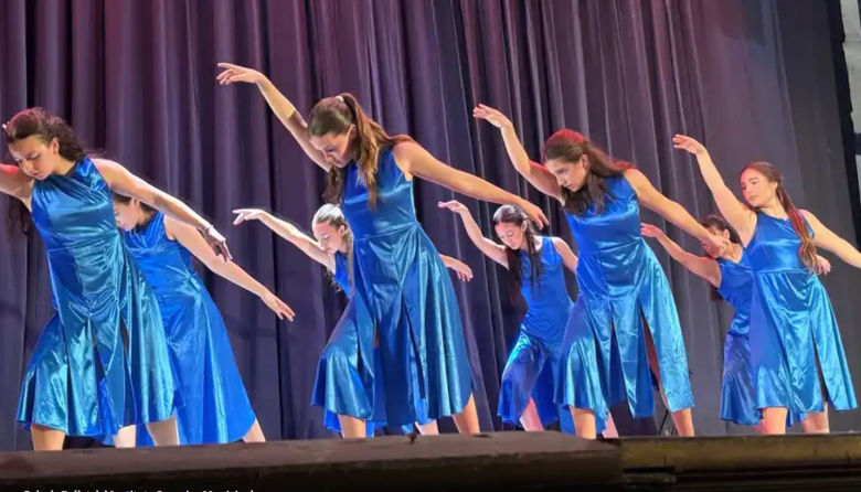 La Gala de Ballet del Instituto Superior Municipal cerró el año en el Teatro París