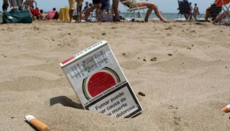 Mar del Plata se prepara para un verano libre de humo: en diciembre comienzan a regir las multas por fumar en la playa