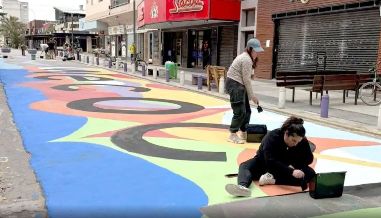 Peatonal 83.Iniciaron trabajos de embellecimiento