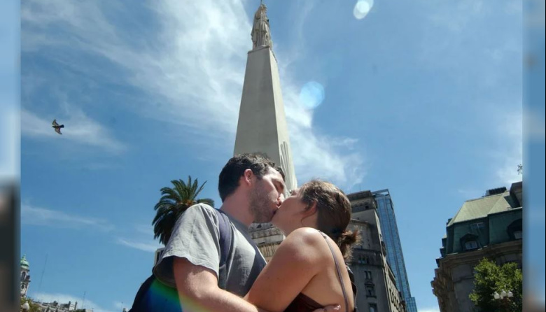 San Valentín en la era digital: “Hay gente sola que lo padece y no hace nada para remediarlo por miedo”