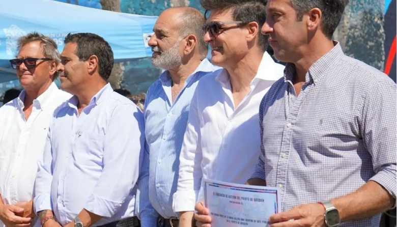 Puerto Quequén presentó la restauración del mural “Reflejos” y anunció nuevas obras en su aniversario