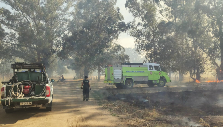 Guardaparques y Defensa Civil dieron apoyo en un incendio forestal en la Villa Zabala