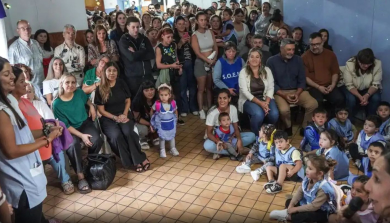Inicio del ciclo lectivo en el Jardín Nº 902 con la presencia de autoridades educativas
